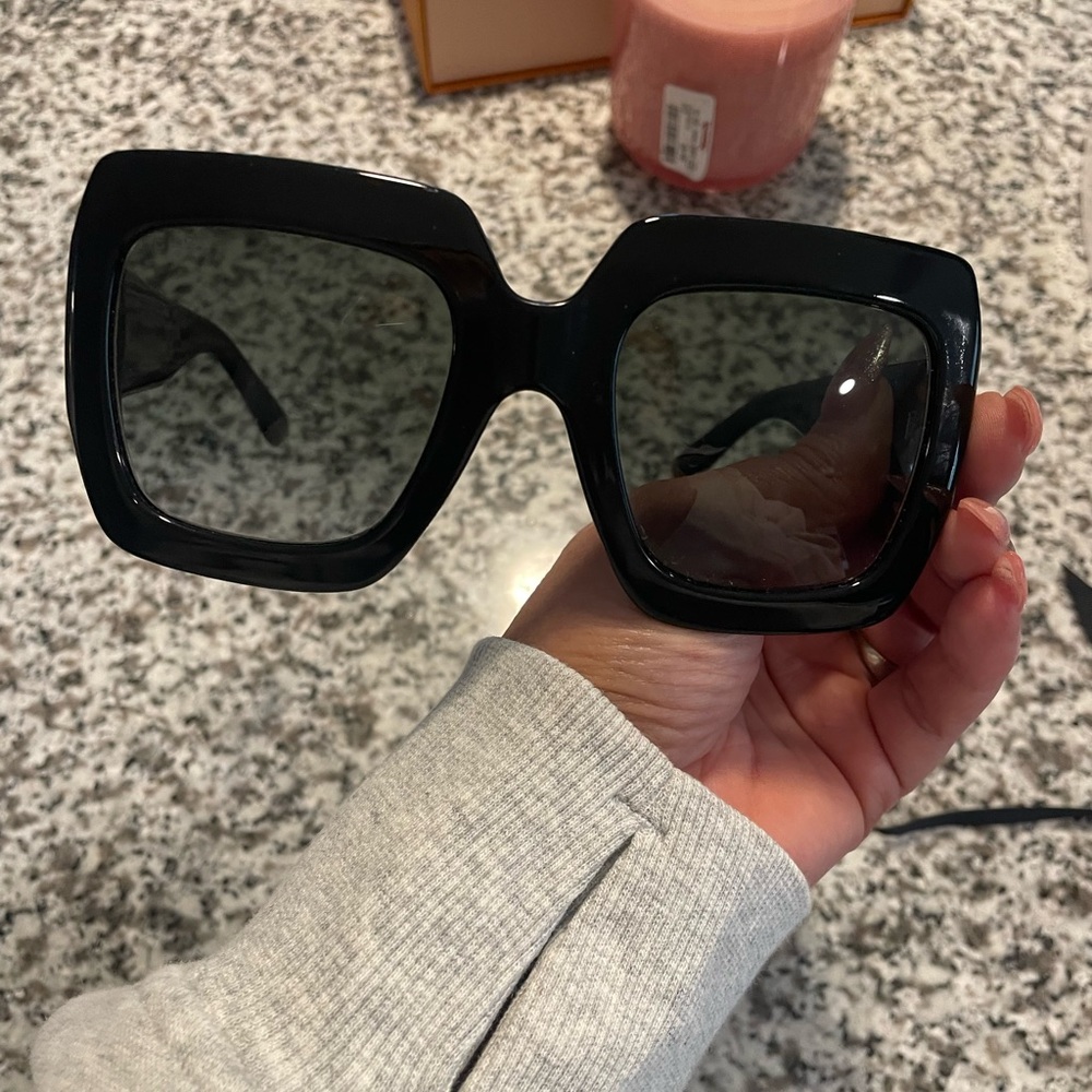 Gucci Bold Black Square Sunglasses